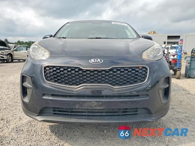 Piąte zdjęcie samochodu w środku: 2017 KIA SPORTAGE LX VIN:KNDPM3AC0H7206032 - miniatura