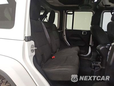 Zdjęcie 10 z 12 samochodu: 2018 JEEP WRANGLER UNLIMITED SAHARA VIN:1C4HJXEG3JW193631 - miniatura