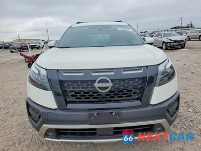 Piąte zdjęcie samochodu w środku: 2025 NISSAN PATHFINDER ROCK CREEK VIN:5N1DR3BD4SC247799 - miniatura