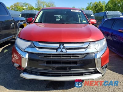 Piąte zdjęcie samochodu w środku: 2018 MITSUBISHI OUTLANDER VIN:JA4AZ3A38JZ015731 - miniatura