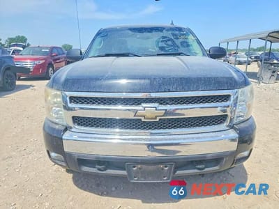 Piąte zdjęcie samochodu w środku: 2008 CHEVROLET SILVERADO K1500 VIN:1GCEK190X8Z312410 - miniatura