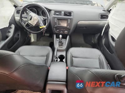 Zdjęcie 8 z 12 samochodu: 2017 VOLKSWAGEN JETTA SE VIN:3VWDB7AJ4HM331245 - miniatura