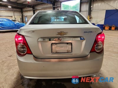 Zdjęcie 6 z 12 samochodu: 2015 CHEVROLET SONIC LT VIN:1G1JC5SGXF4201322 - miniatura