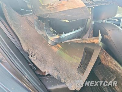 Zdjęcie 10 z 12 samochodu: 2018 VOLKSWAGEN PASSAT GT VIN:1VWJM7A39JC040973 - miniatura