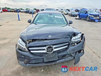 Piąte zdjęcie samochodu w środku: 2019 MERCEDES-BENZ C 300 VIN:55SWF8DB2KU287671 - miniatura