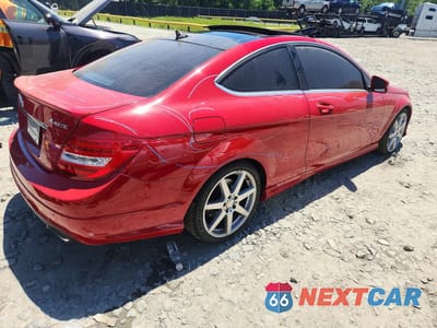 Trzecie zdjęcie samochodu z tyłu: 2013 MERCEDES-BENZ C 350 4MATIC VIN:WDDGJ8JB0DG039460 - miniatura