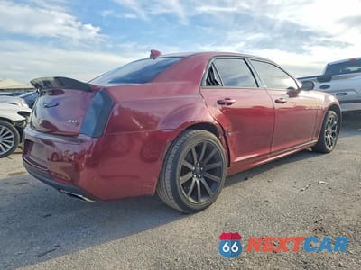 Trzecie zdjęcie samochodu z tyłu: 2018 CHRYSLER 300 S VIN:2C3CCAGG8JH302358 - miniatura