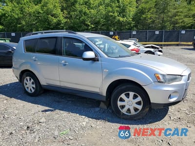 Czwarte zdjęcie samochodu z boku: 2012 MITSUBISHI OUTLANDER ES VIN:JA4AS2AW0CU002383 - miniatura