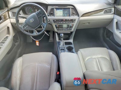 Zdjęcie 8 z 12 samochodu: 2017 HYUNDAI SONATA PLUG-IN HYBRID LIMITED VIN:KMHE54L2XHA045217 - miniatura