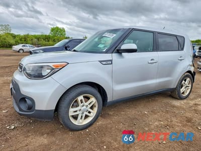 2017 KIA SOUL BASE KNDJN2A24H7431445 - główne zdjęcie licytacji z USA - miniatura