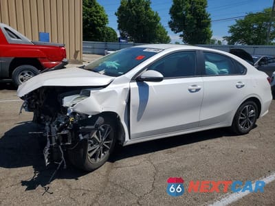 2023 KIA FORTE LXS 3KPF24AD0PE675460 - główne zdjęcie licytacji z USA - miniatura