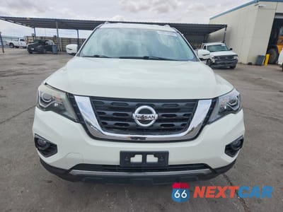 Piąte zdjęcie samochodu w środku: 2018 NISSAN PATHFINDER SV VIN:5N1DR2MM5JC626946 - miniatura