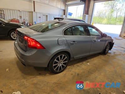 Trzecie zdjęcie samochodu z tyłu: 2018 VOLVO S60 INSCRIPTION VIN:LYV402TK7JB173030 - miniatura