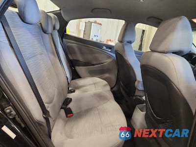 Zdjęcie 10 z 13 samochodu: 2017 HYUNDAI ACCENT SE VIN:KMHCT4AE1HU189229 - miniatura