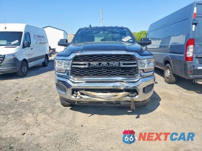 Piąte zdjęcie samochodu w środku: 2022 RAM 3500 TRADESMAN VIN:3C63RRGL5NG159551 - miniatura