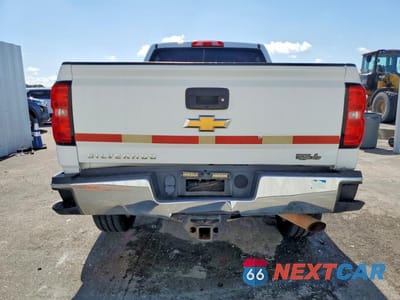 Zdjęcie 6 z 12 samochodu: 2018 CHEVROLET SILVERADO K2500 HEAVY DUTY VIN:1GC1KUEG5JF202312 - miniatura
