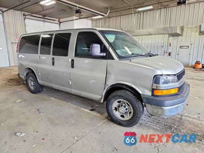 Czwarte zdjęcie samochodu z boku: 2015 CHEVROLET EXPRESS G3500 LT VIN:1GAZGYFGXF1286926 - miniatura