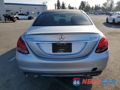 Zdjęcie 6 z 12 samochodu: 2016 MERCEDES-BENZ C 300 4MATIC VIN:55SWF4KB4GU146748 - miniatura