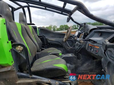 Piąte zdjęcie samochodu w środku: 2020 KAWASAKI TERYX UTILITY VEHICLE VIN:JKARFCA11LB500525 - miniatura