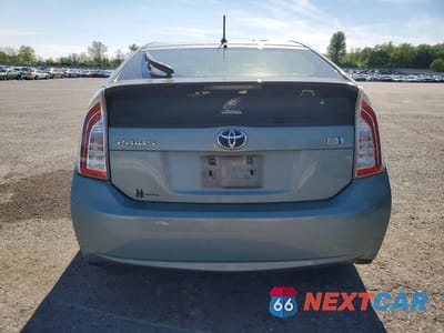 Zdjęcie 6 z 12 samochodu: 2014 TOYOTA PRIUS TWO VIN:JTDKN3DU9E1748739 - miniatura