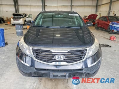 Piąte zdjęcie samochodu w środku: 2011 KIA SPORTAGE LX VIN:KNDPBCA2XB7153330 - miniatura