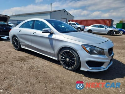 Czwarte zdjęcie samochodu z boku: 2015 MERCEDES-BENZ CLA 250 4MATIC VIN:WDDSJ4GB5FN180114 - miniatura