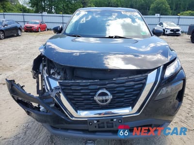 Piąte zdjęcie samochodu w środku: 2023 NISSAN ROGUE S VIN:5N1BT3AA0PC797881 - miniatura