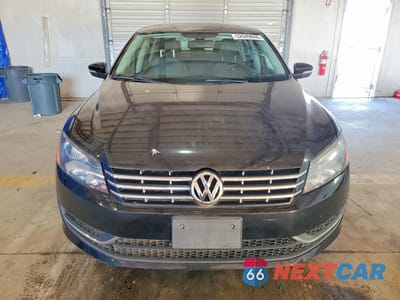 Piąte zdjęcie samochodu w środku: 2014 VOLKSWAGEN PASSAT SE VIN:1VWBN7A39EC044528 - miniatura