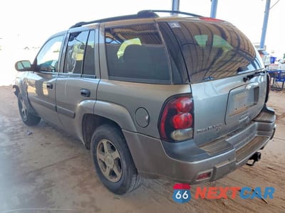 Drugie zdjęcie samochodu z przodu: 2005 CHEVROLET TRAILBLAZER LS VIN:1GNDT13S752205233 - miniatura