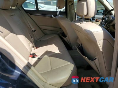 Zdjęcie 10 z 12 samochodu: 2013 MERCEDES-BENZ C 300 4MATIC VIN:WDDGF8AB1DA881244 - miniatura