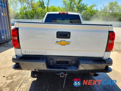 Zdjęcie 6 z 12 samochodu: 2015 CHEVROLET SILVERADO K2500 HEAVY DUTY VIN:1GC2KUEG8FZ126515 - miniatura