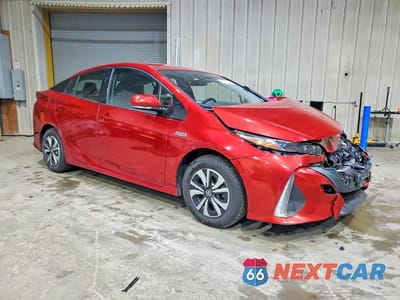 Czwarte zdjęcie samochodu z boku: 2019 TOYOTA PRIUS PRIME PLUS VIN:JTDKARFP0K3113494 - miniatura