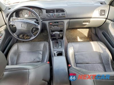 Zdjęcie 8 z 12 samochodu: 1994 HONDA ACCORD LX VIN:JHMCD5641RC033530 - miniatura