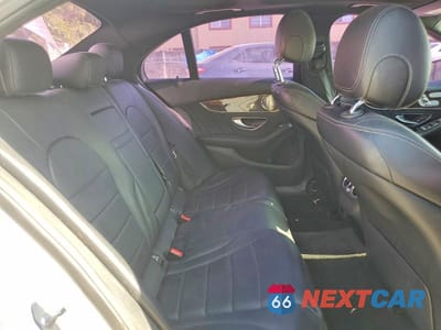 Zdjęcie 10 z 13 samochodu: 2016 MERCEDES-BENZ C 300 4MATIC VIN:55SWF4KB6GU175782 - miniatura