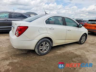 Trzecie zdjęcie samochodu z tyłu: 2014 CHEVROLET SONIC LT VIN:1G1JC5SH5E4208718 - miniatura