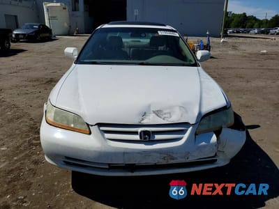 Piąte zdjęcie samochodu w środku: 2002 HONDA ACCORD EX VIN:1HGCG16532A074562 - miniatura