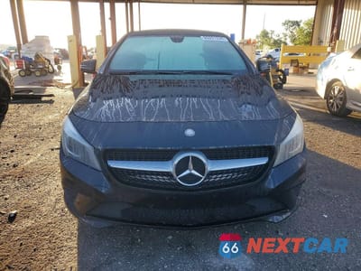 Piąte zdjęcie samochodu w środku: 2014 MERCEDES-BENZ CLA 250 VIN:WDDSJ4EB6EN121610 - miniatura