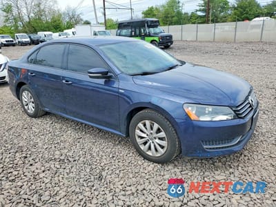 Czwarte zdjęcie samochodu z boku: 2014 VOLKSWAGEN PASSAT S VIN:1VWAP7A33EC011787 - miniatura