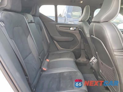 Zdjęcie 11 z 13 samochodu: 2020 VOLVO XC40 T5 R-DESIGN VIN:YV4162UM1L2260442 - miniatura