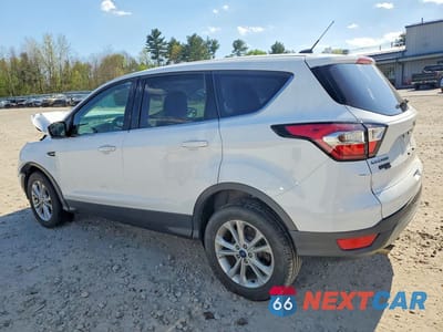 Drugie zdjęcie samochodu z przodu: 2017 FORD ESCAPE SE VIN:1FMCU9G95HUB72180 - miniatura