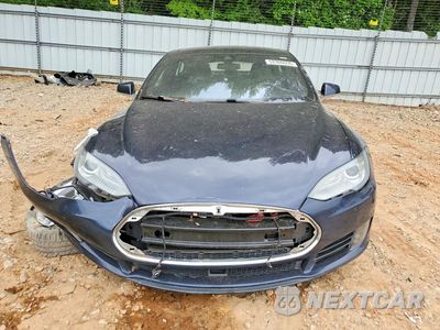 Piąte zdjęcie samochodu w środku: 2015 TESLA MODEL S 85 VIN:5YJSA1H13FFP68817 - miniatura