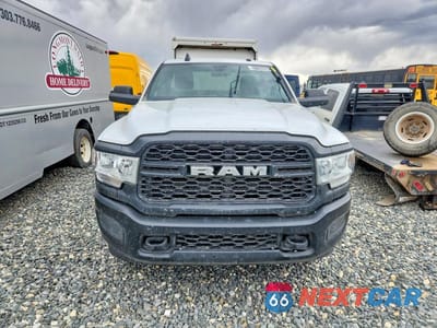 Piąte zdjęcie samochodu w środku: 2022 RAM 2500 TRADESMAN VIN:3C7WR5AJ9NG253778 - miniatura