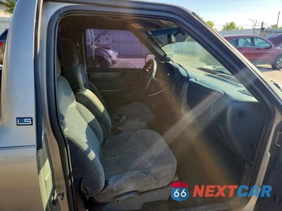 Zdjęcie 10 z 12 samochodu: 2001 CHEVROLET S TRUCK S10 VIN:1GCCS14591K149208 - miniatura