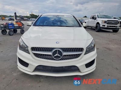 Piąte zdjęcie samochodu w środku: 2014 MERCEDES-BENZ CLA 250 VIN:WDDSJ4EB7EN104962 - miniatura