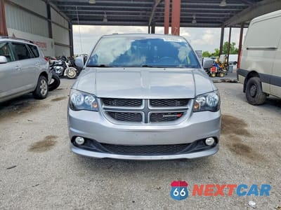 Piąte zdjęcie samochodu w środku: 2018 DODGE GRAND CARAVAN GT VIN:2C4RDGEG2JR344253 - miniatura
