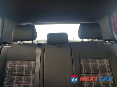Zdjęcie 10 z 13 samochodu: 2013 VOLKSWAGEN GTI VIN:WVWHV7AJ7DW117856 - miniatura