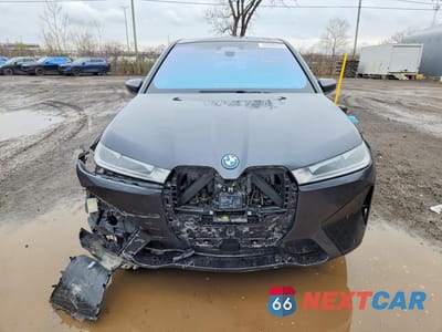 Piąte zdjęcie samochodu w środku: 2023 BMW IX XDRIVE40 VIN:WB513CF06PCL80129 - miniatura