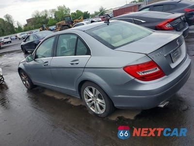 Drugie zdjęcie samochodu z przodu: 2014 MERCEDES-BENZ C 300 4MATIC VIN:WDDGF8ABXEA955732 - miniatura