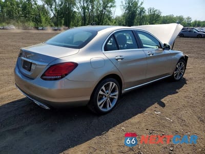 Trzecie zdjęcie samochodu z tyłu: 2019 MERCEDES-BENZ C 300 4MATIC VIN:55SWF8EB3KU302953 - miniatura
