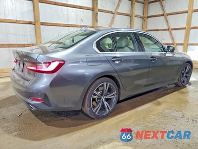 Trzecie zdjęcie samochodu z tyłu: 2021 BMW 330XI VIN:3MW5R7J02M8B93442 - miniatura